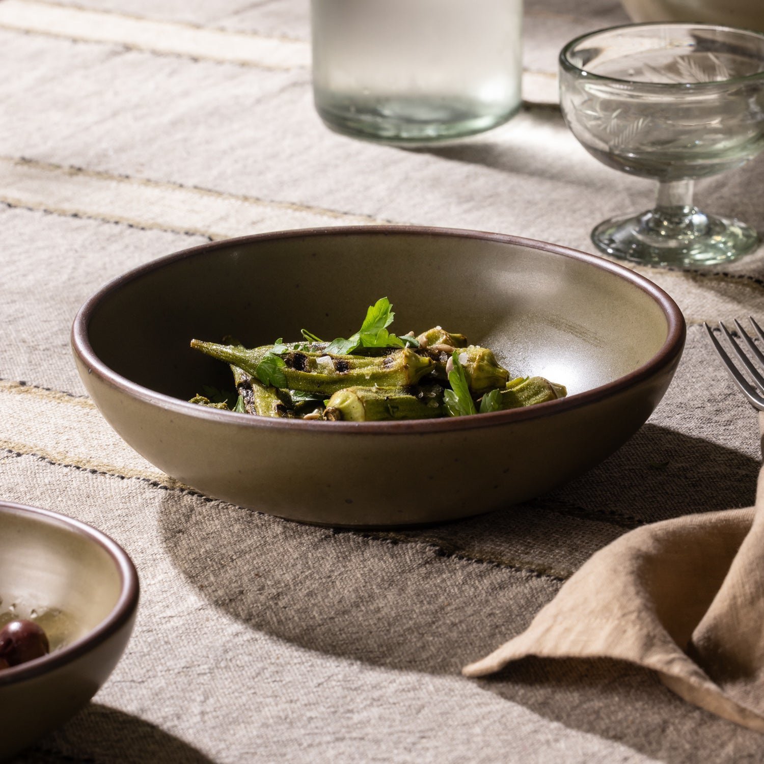 Goallo daily bowl in Pine Green, close view with vegetables
