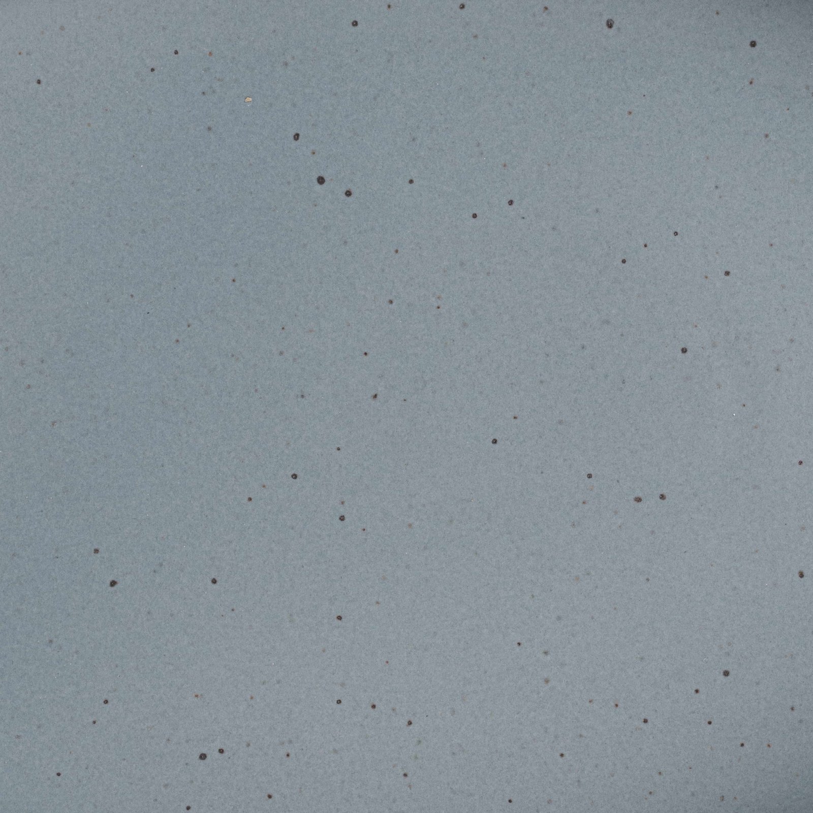 Goallo soup bowl in Mist Blue, close-up of the blue-gray glaze